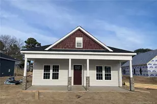 802 Holmes St, Clinton, NC 28328 - Photo 2