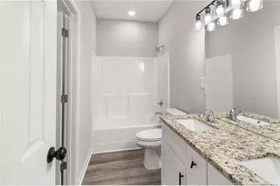 802 Holmes Street, Clinton, NC 28328 - Photo 16