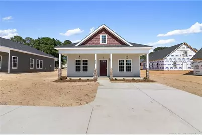802 Holmes Street, Clinton, NC 28328 - Photo 2