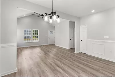 802 Holmes Street, Clinton, NC 28328 - Photo 8