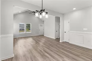 802 Holmes St, Clinton, NC 28328 - Photo 8