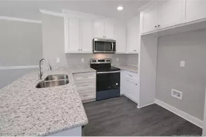 802 Holmes Street, Clinton, NC 28328 - Photo 6