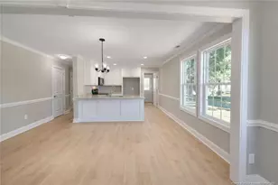 804 Holmes St, Clinton, NC 28328 - Photo 2