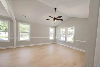 804 Holmes Street, Clinton, NC 28328 - Photo 4