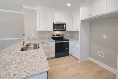 804 Holmes Street, Clinton, NC 28328 - Photo 6