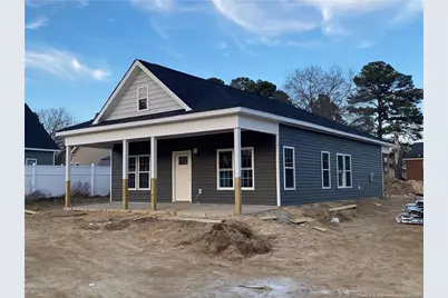 804 Holmes Street, Clinton, NC 28328 - Photo 2