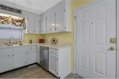 2404 Fairfax Place, Fayetteville, NC 28303 - Photo 20