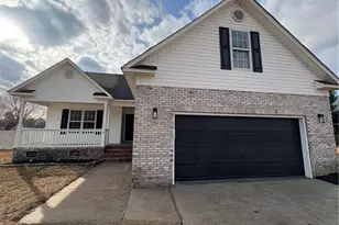 136 Mosswood Dr, Raeford, NC 28376 - Photo 2