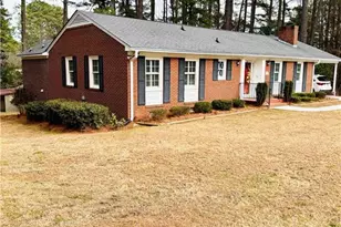 1904 Hamilton Dr, Sanford, NC 27330 - Photo 2