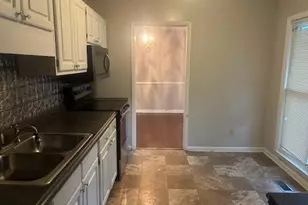 1103 Lake Mont Ct, Fayetteville, NC 28311 - Photo 6