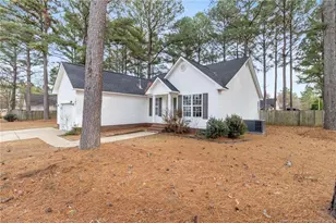105 Deer Lodge Ct, Raeford, NC 28376 - Photo 2