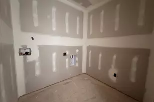 258 Rough Rdg Trl, Aberdeen, NC 28315 - Photo 10