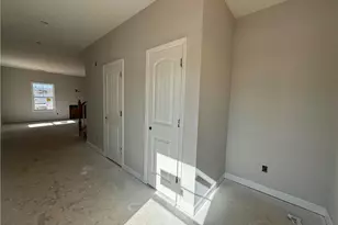 258 Rough Rdg Trl, Aberdeen, NC 28315 - Photo 4