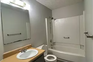 945 Applewood Ln, Fayetteville, NC 28303 - Photo 8