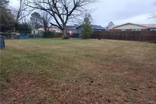 318 Longhorn Dr, Fayetteville, NC 28303 - Photo 10