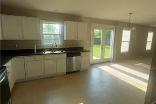 273 St George Dr, Fayetteville, NC 28376 - Photo 4