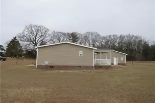 1184 Fisher Rd, Saint Pauls, NC 28384 - Photo 4