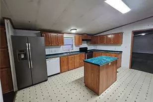 21981 McIntosh Rd, Wagram, NC 28396 - Photo 6