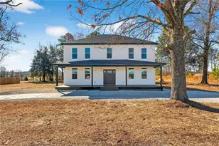 105 School St, Lumber Bridge, NC 28357 - Photo 1