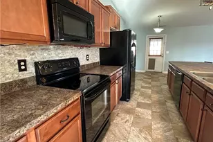 20 Old English Ln, Spring Lake, NC 28390 - Photo 10