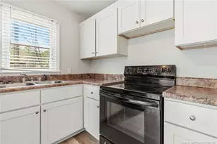 526 W Weatherspoon St, Sanford, NC 27330 - Photo 16