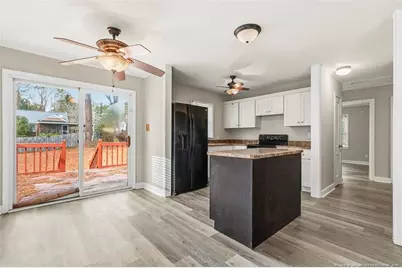 526 W Weatherspoon Street, Sanford, NC 27330 - Photo 10