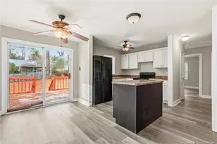 526 W Weatherspoon St, Sanford, NC 27330 - Photo 10