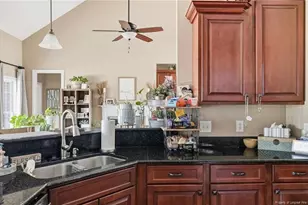 5204 Pin Oak Dr, Lumberton, NC 28358 - Photo 14