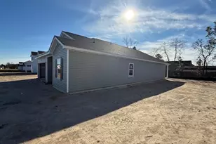 35 Utah Ct, Spring Lake, NC 28390 - Photo 2