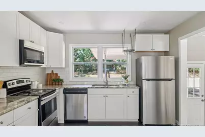 1002 Fleetwood Drive, Fayetteville, NC 28305 - Photo 2