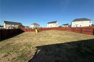 2040 Stonewash Dr, Fayetteville, NC 28306 - Photo 36