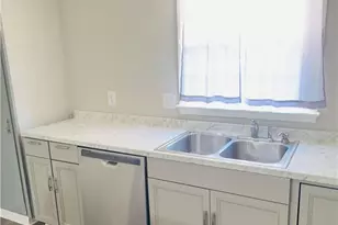 551 Farmview Dr, Fayetteville, NC 28311 - Photo 4