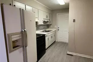 4956 Fieldcrest Dr, Fayetteville, NC 28303 - Photo 4