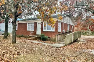 206 Seventh St, Spring Lake, NC 28390 - Photo 2