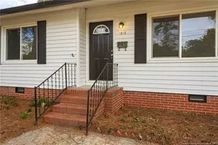 1813 Manteo St, Fayetteville, NC 28303 - Photo 2