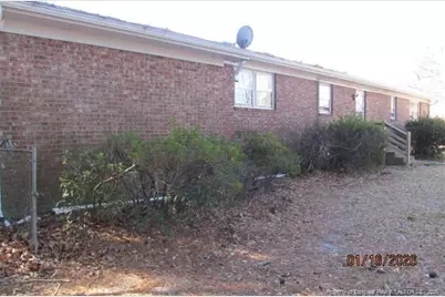 2410 N Roberts Avenue, Lumberton, NC 28358 - Photo 2