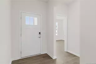 361 Maddox Dr, Aberdeen, NC 28315 - Photo 2