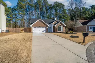 4317 Buckhurst Dr, Hope Mills, NC 28348 - Photo 2