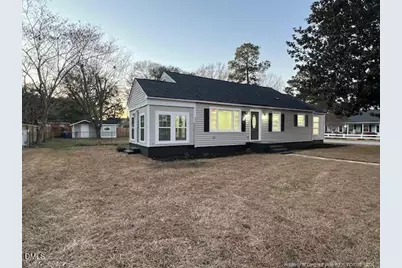 711 Memorial Avenue, Dunn, NC 28334 - Photo 2