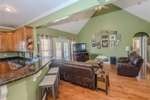 21 Brownstone Dr, Lumberton, NC 28360 - Photo 10