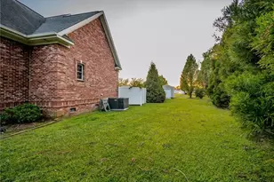 21 Brownstone Dr, Lumberton, NC 28360 - Photo 44