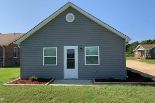 580 Hiawatha Rd, Pembroke, NC 28372 - Photo 1