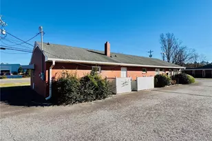 102 W 27th St, Lumberton, NC 28358 - Photo 1