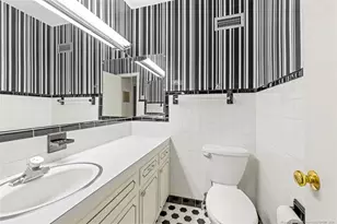 502 W 33rd St, Lumberton, NC 28358 - Photo 14