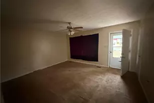 2049 Corrinna St, Fayetteville, NC 28301 - Photo 8