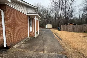 2049 Corrinna St, Fayetteville, NC 28301 - Photo 4