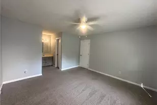 9598 Holbrook Ln, Fayetteville, NC 28314 - Photo 8