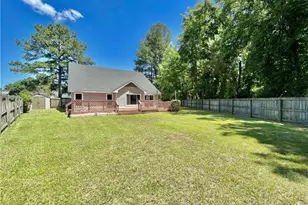 4226 Donegal Rd, Hope Mills, NC 28348 - Photo 2