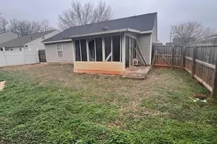 6812 Malagant Ln, Charlotte, NC 28213 - Photo 2