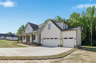 223 Rachel Rd, Fayetteville, NC 28311 - Photo 2